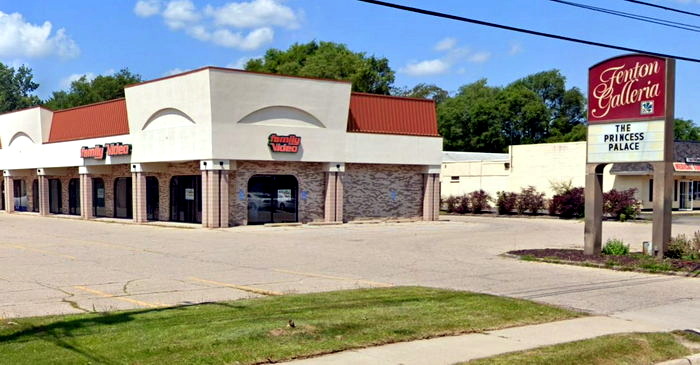 Family Video - Fenton - 1451 N Leroy St (newer photo)